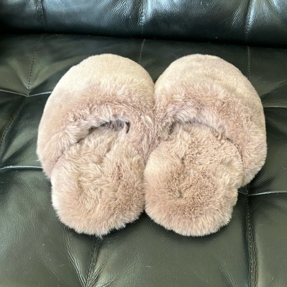 Cozy Faux Fur Slippers women’s size 8.5-9 in Light mauve/brown - Picture 9 of 13